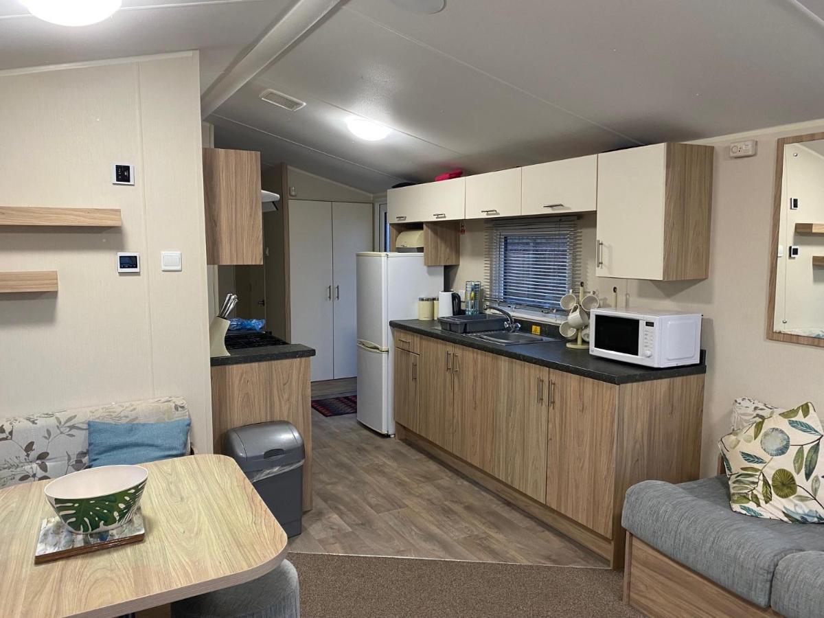 Willow Lodge Crowle  Екстер'єр фото