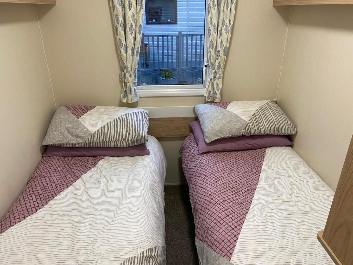 Willow Lodge Crowle  Екстер'єр фото